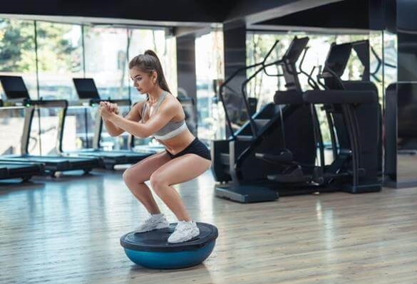 تدريب BOSU (BOSU). ما هو في اللياقة والاستفادة