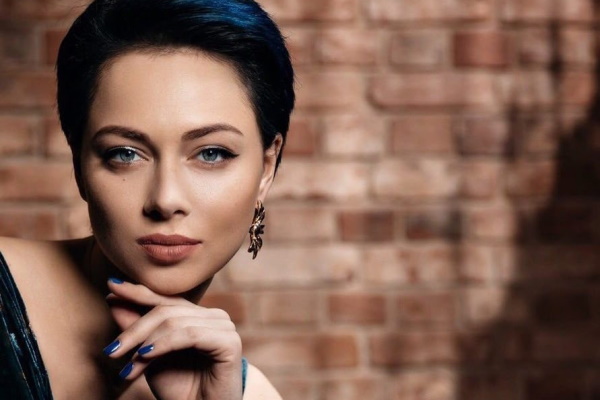 Sam Bạc Hy Lai. Hình ảnh Maxim, Playboy nóng bỏng trong trang phục áo tắm không qua photoshop, trước và sau khi phẫu thuật thẩm mỹ, giảm cân, giữ dáng