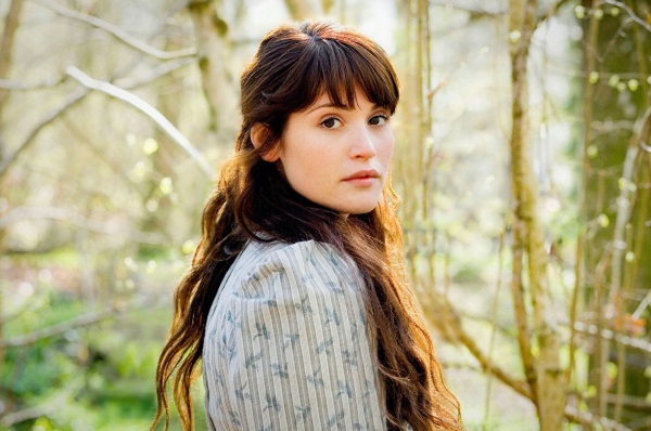 البرعم arterton. الصورة في الملابس الداخلية ، ملابس السباحة ، الشكل ، المظهر ، السيرة الذاتية ، الحياة الشخصية