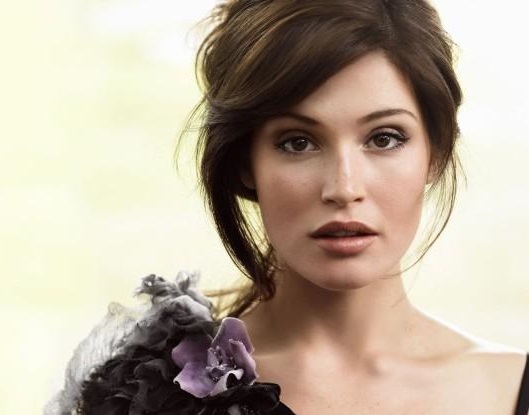 البرعم arterton. الصورة في الملابس الداخلية ، ملابس السباحة ، الشكل ، المظهر ، السيرة الذاتية ، الحياة الشخصية