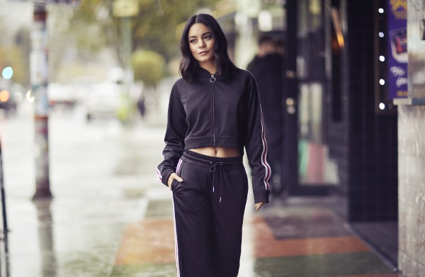 Vanessa Hudgens. Hình ảnh nóng bỏng trong trang phục áo tắm, chiều cao, cân nặng, hình thể, đời tư