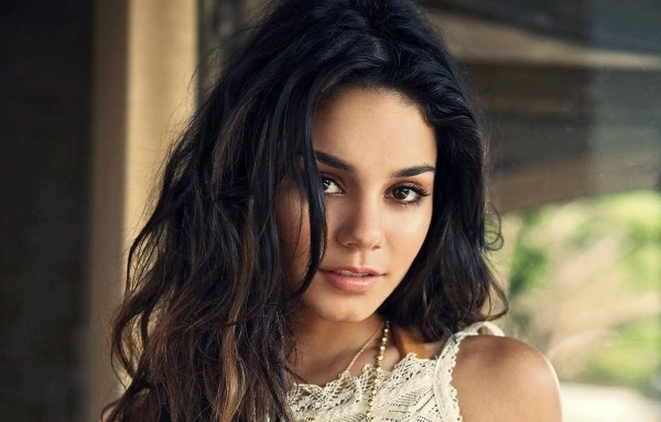 Vanessa Hudgens. Hình ảnh nóng bỏng trong trang phục áo tắm, chiều cao, cân nặng, hình thể, đời tư