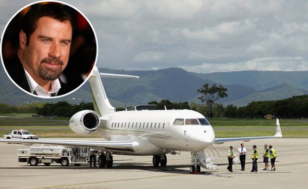 John Travolta. Hình ảnh thời trẻ, hiện tại, trước và sau khi phẫu thuật thẩm mỹ, tiểu sử, đời sống cá nhân
