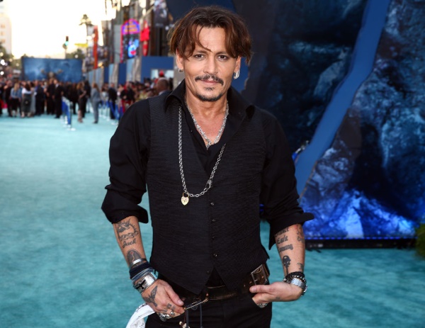 Johnny Depp. Hình ảnh thời trẻ, hiện tại, trước và sau khi phẫu thuật thẩm mỹ, tiểu sử, đời sống cá nhân