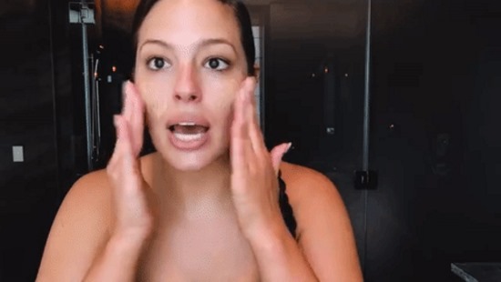 Ashley Graham. Foto panas, sebelum dan selepas pembedahan plastik, angka, biografi, kehidupan peribadi