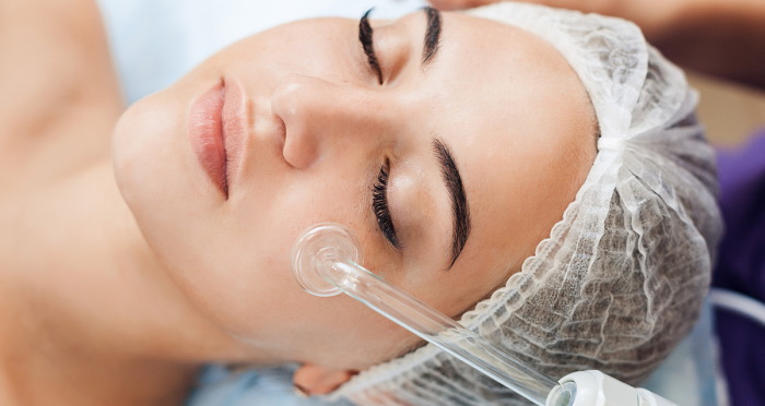 Cách xóa nếp nhăn dưới mắt, quanh mắt, trên trán tại nhà
