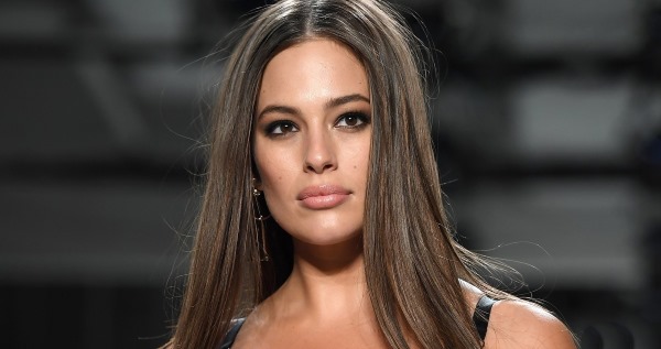 Ashley Graham. Foto panas, sebelum dan selepas pembedahan plastik, angka, biografi, kehidupan peribadi