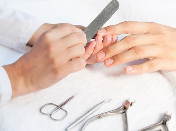 Manicure quente. O que é isso, a tecnologia de execução passo a passo. Vídeos, fotos, comentários