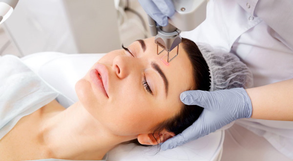 Laser mengembalikan permukaan kelopak mata (pseudoblepharoplasty). Harga, cara melakukannya, sebelum dan selepas gambar