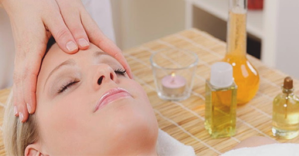 Óleos de massagem facial. Qual é melhor, composição, propriedades úteis, como fazer massagem em casa