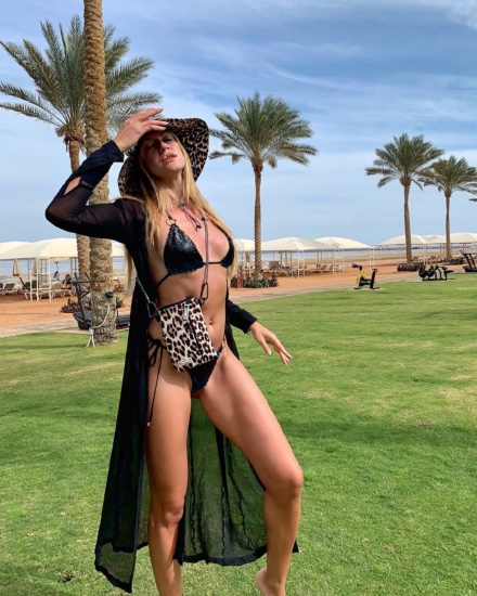 Lesya Nikityuk. Foto panas dalam pakaian renang, Playboy, Maxim, sebelum dan selepas pembedahan plastik, biografi, kehidupan peribadi