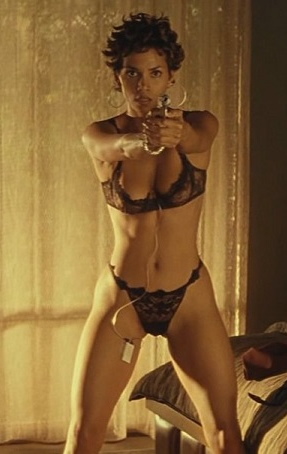 Holly (Halle) Berry. Ảnh nóng trong trang phục áo tắm, trước và sau khi phẫu thuật thẩm mỹ, tiểu sử, đời tư