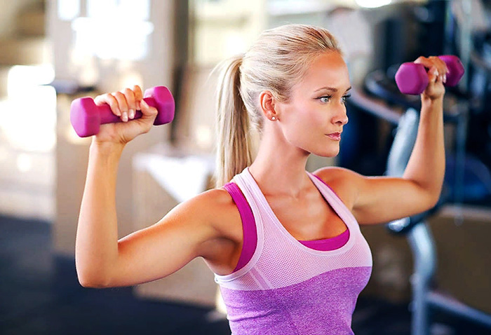 Cara mengepam bahagian bawah otot dada dengan dumbbells, push-up, barbell