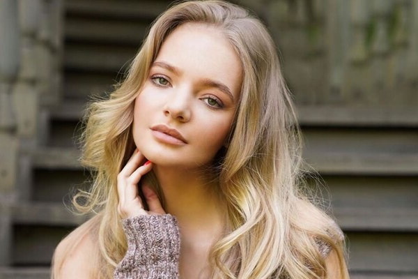 Liza Peskova. Hình ảnh nóng bỏng trong trang phục áo tắm, trước và sau phẫu thuật thẩm mỹ, tiểu sử, đời tư