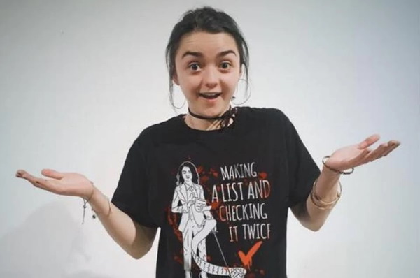 Maisie Williams. Hình ảnh bị đánh cắp, nóng bỏng trong áo tắm, đồ lót, thông số hình thể, tiểu sử