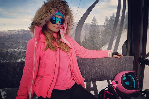 Paris Hilton. Hình ảnh nóng bỏng trong trang phục áo tắm, trước và sau khi phẫu thuật thẩm mỹ, hình thể, tiểu sử