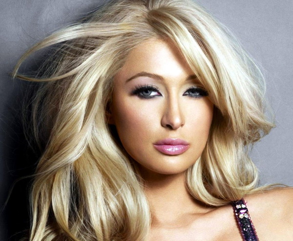 Paris Hilton. Hình ảnh nóng bỏng trong trang phục áo tắm, trước và sau khi phẫu thuật thẩm mỹ, hình thể, tiểu sử