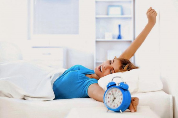 Como acordar de manhã cedo é fácil e ficar acordado o dia todo