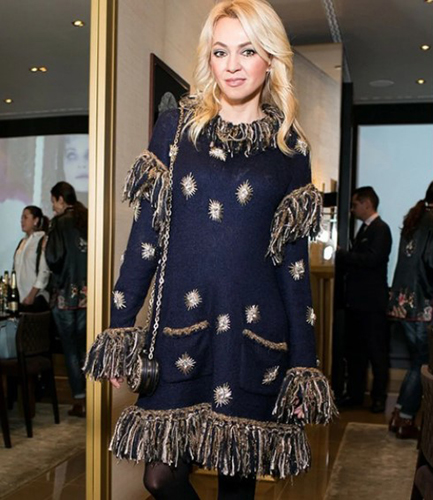 Yana Rudkovskaya. Những bức ảnh nóng bỏng trong trang phục áo tắm, trước và sau khi phẫu thuật thẩm mỹ, trưởng thành, ve