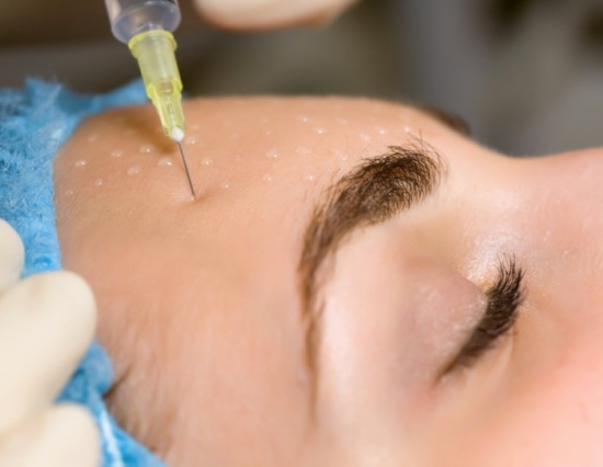 Beg di bawah mata: prosedur kosmetik, suntikan. Ulasan