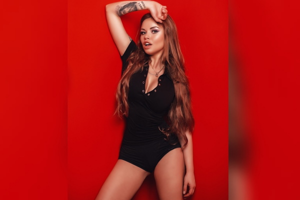 Olesya Malibu. Gambar sebelum dan selepas pembedahan plastik, pembedahan