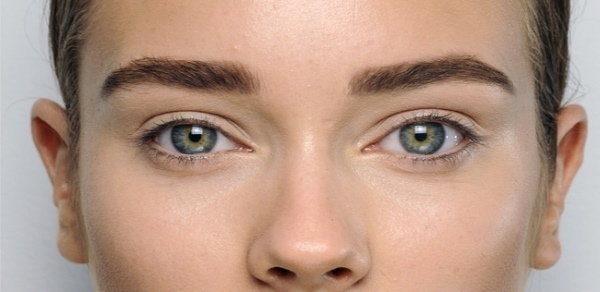 Jenis kening pada kanak-kanak perempuan. Foto, tajuk, pembetulan, tatu