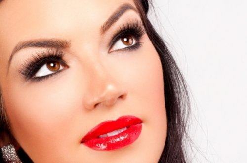 Jenis kening pada kanak-kanak perempuan. Foto, tajuk, pembetulan, tatu